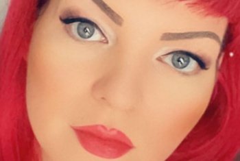 MiriiiRedhead